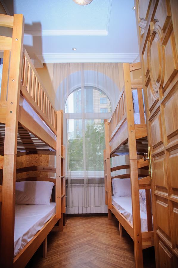 Golden Globus Hostel Kiew Exterior foto